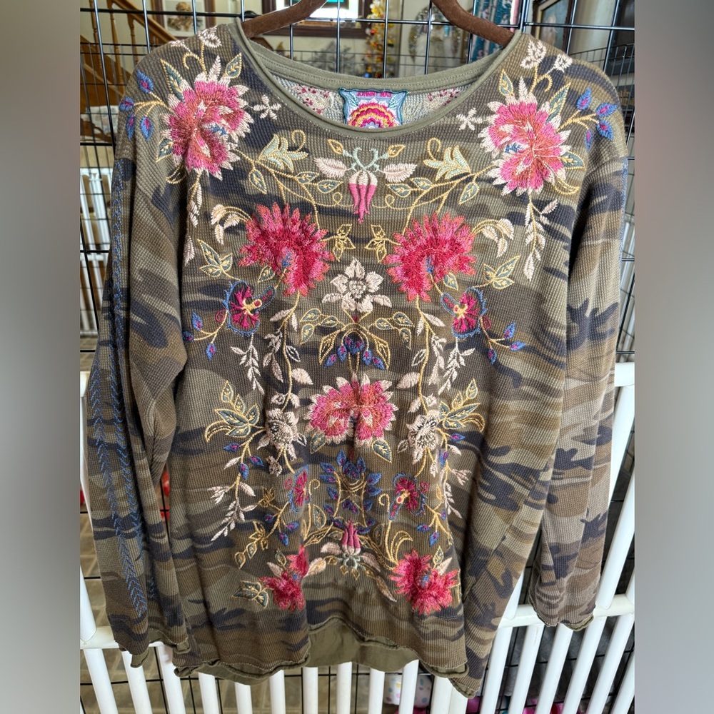 Johnny Was green Floral Embroidered Camouflage thermal top